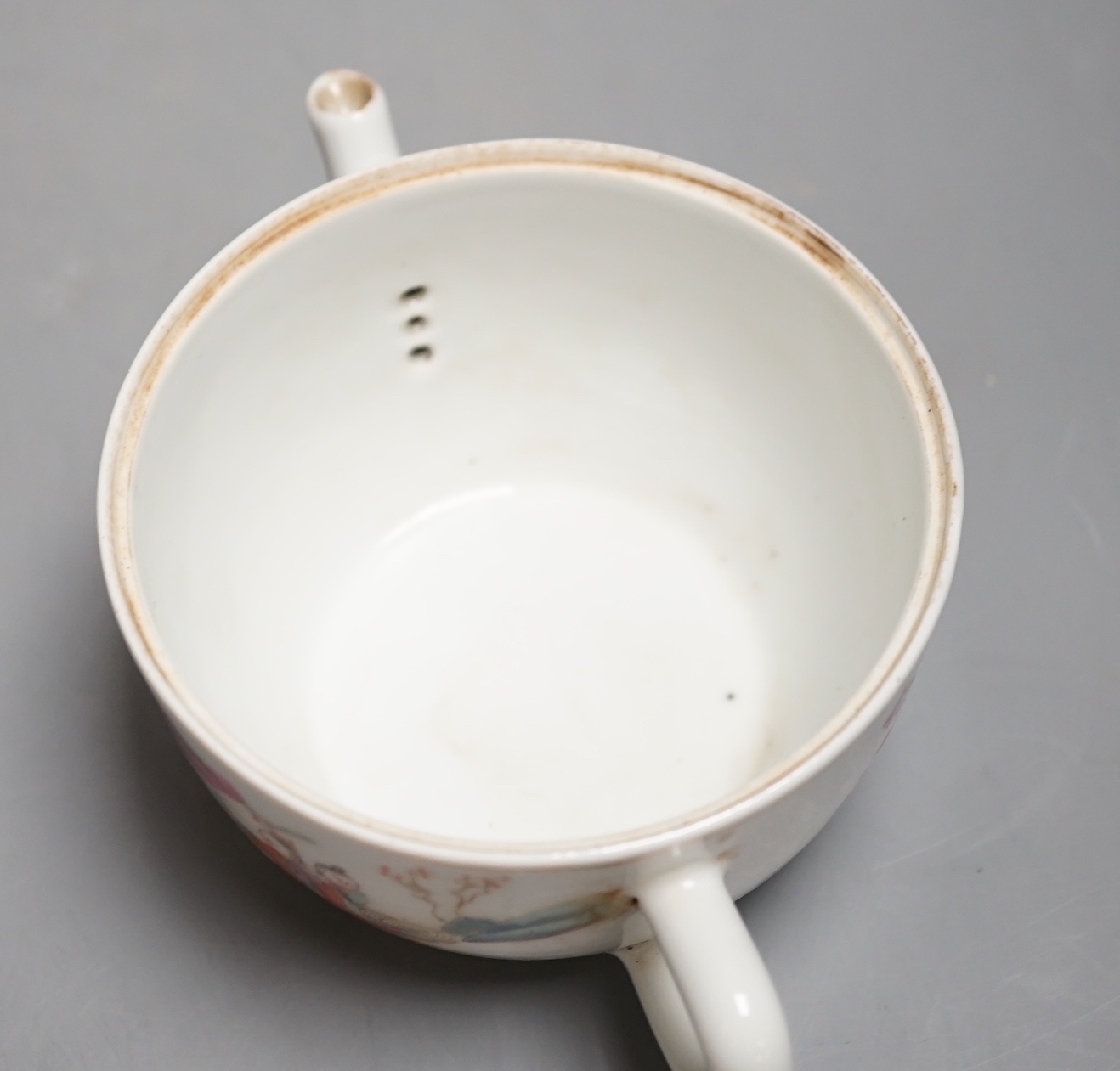 A Chinese famille rose teapot and cover - 10cm high